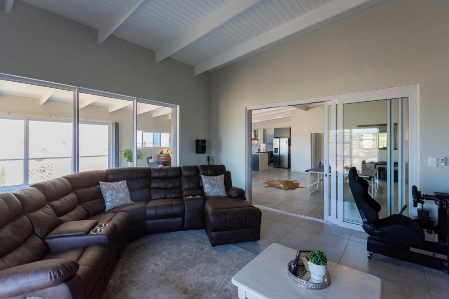 5 Bedroom Property for Sale in Myburgh Park Western Cape